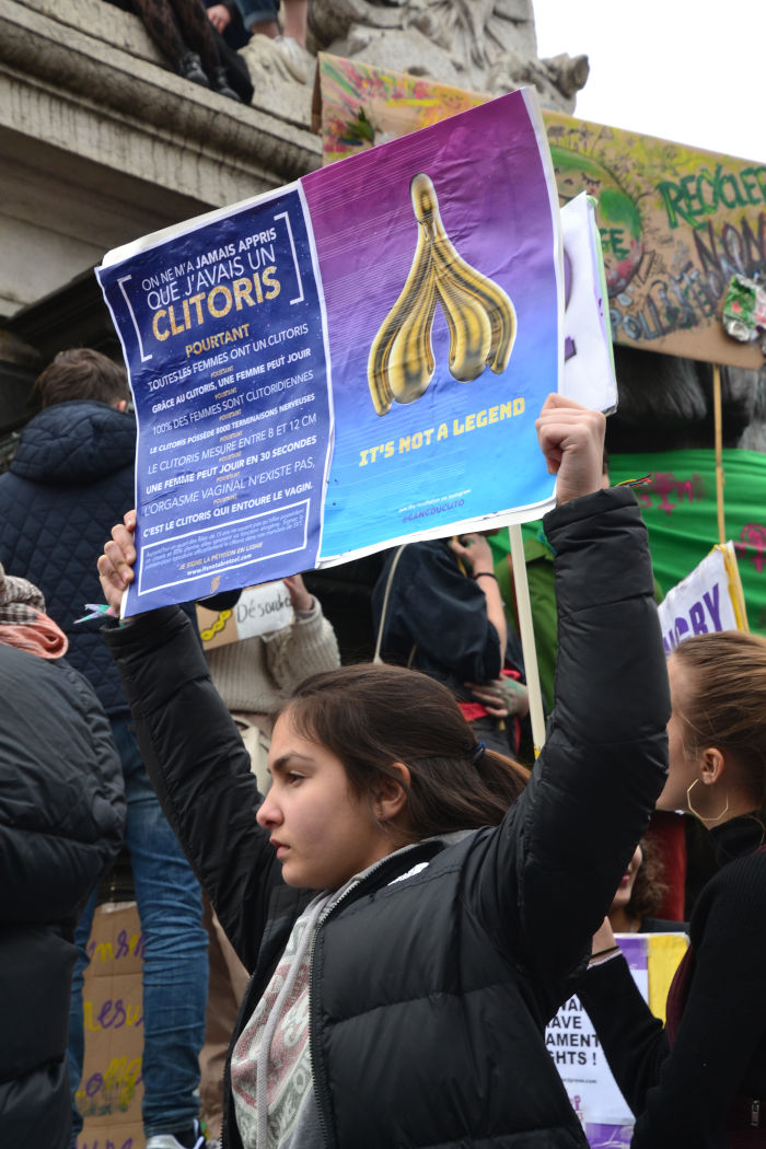 feministische Demo in Paris